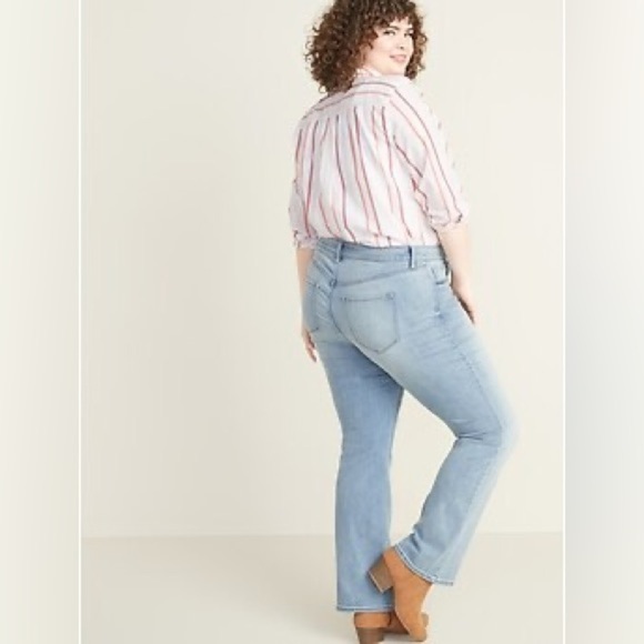 Old Navy Light Blue High-Rise Boot-Cut Jeans - Picture 3 of 9